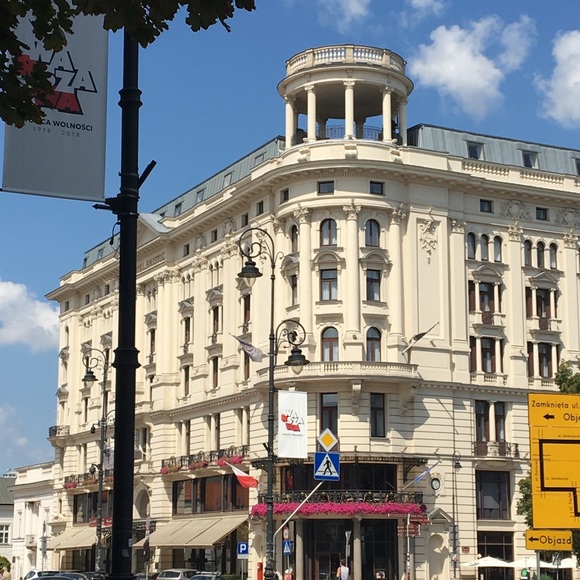 Meet your Posher, Jessica - Picture 1 of 1